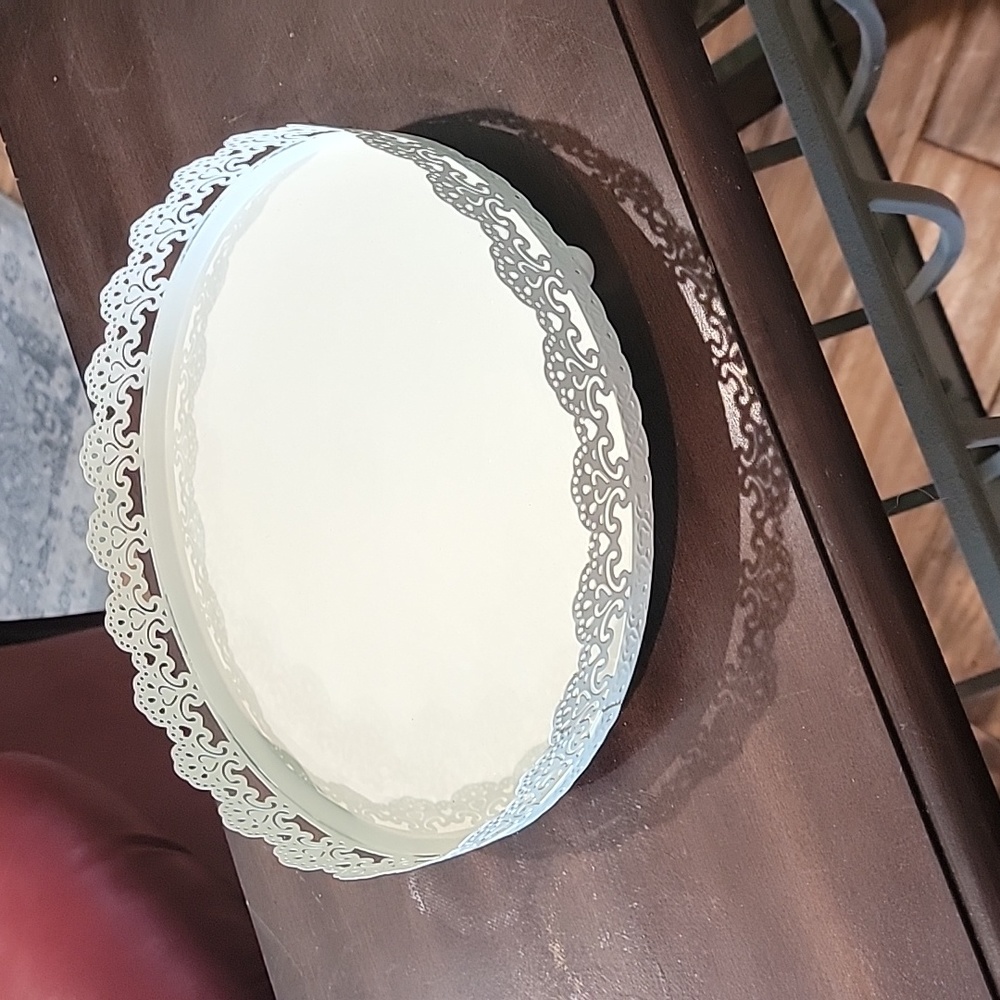 Footed tray white